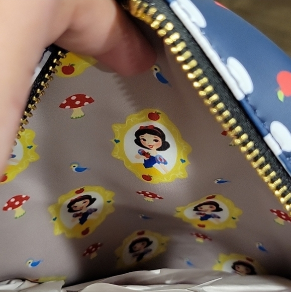 Loungefly Disney Snow White and the Seven Dwarves Beds Print Mini Backpack - Picture 7 of 7